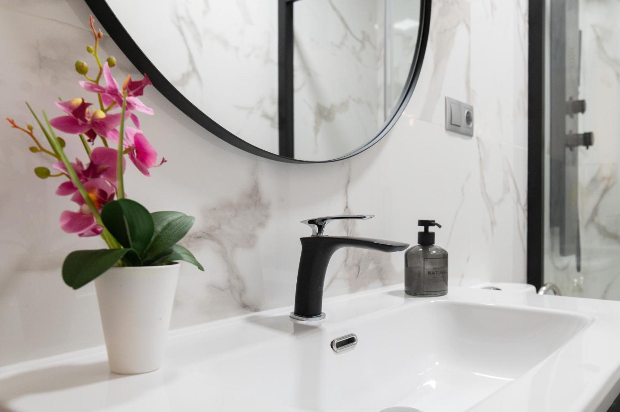 Apartamento Triana Habitame Inmobiliaria Sevilla Bagian luar foto