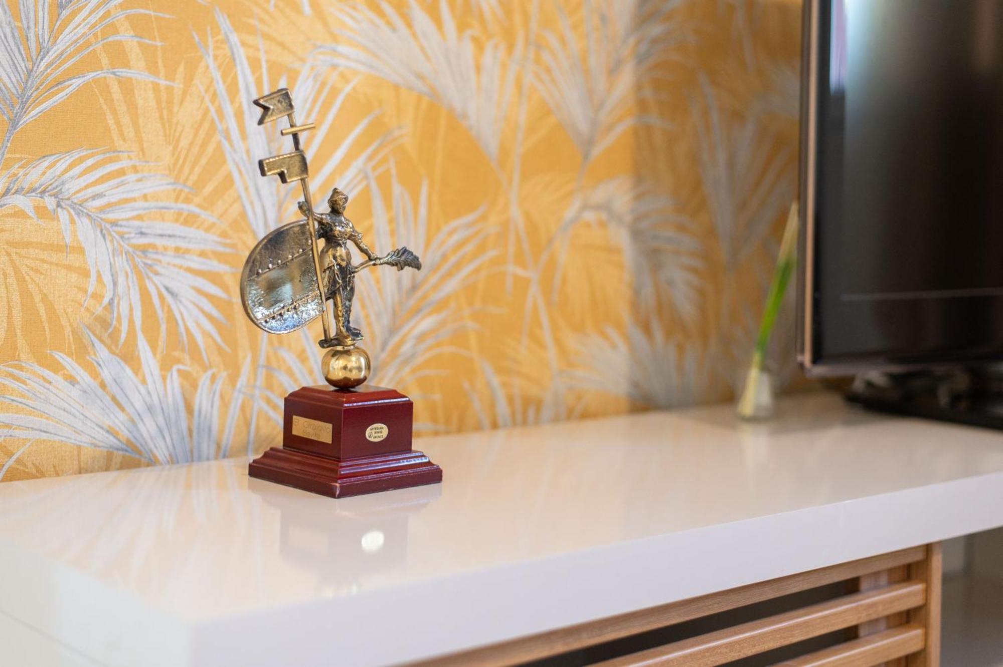 Apartamento Triana Habitame Inmobiliaria Sevilla Bagian luar foto
